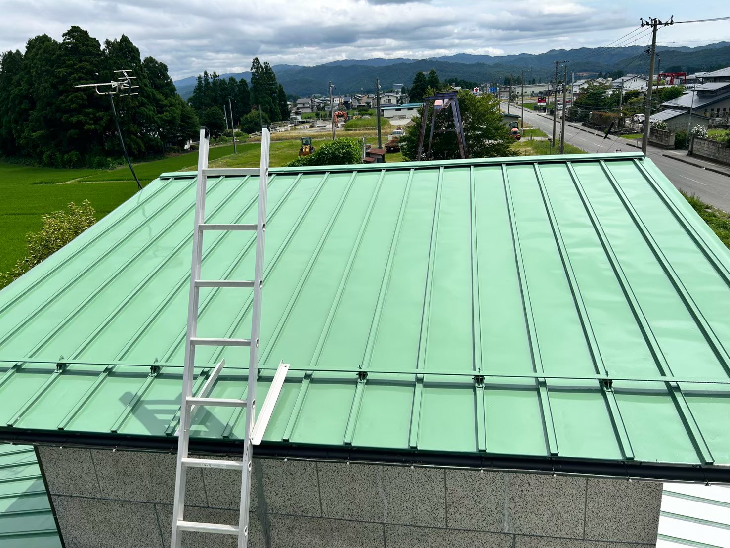 【山形県長井市】戸建ての屋根塗装を行いました